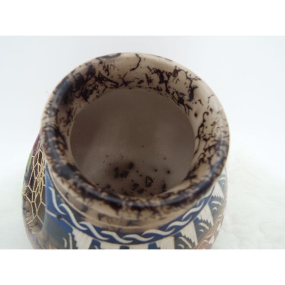 Navajo Horsehair Pottery Dreamcatcher Vase Signed by C. Smith - Picture 9 of 9